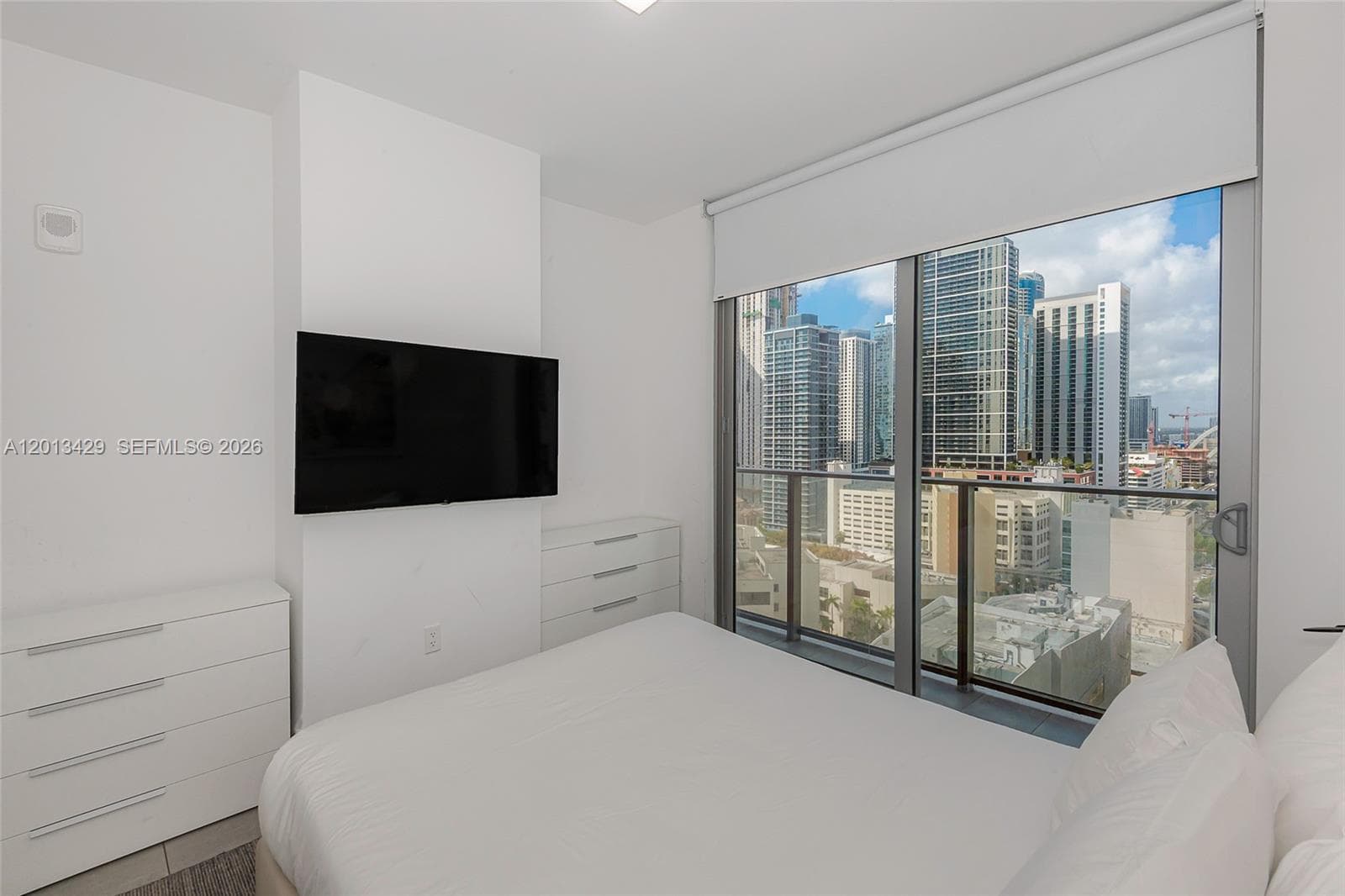227 NE 2nd St # 2206, Miami FL 33132 — 12