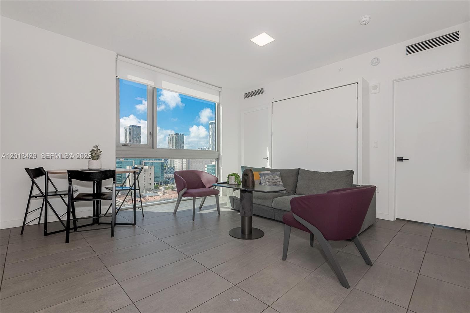 227 NE 2nd St # 2206, Miami FL 33132 — 22