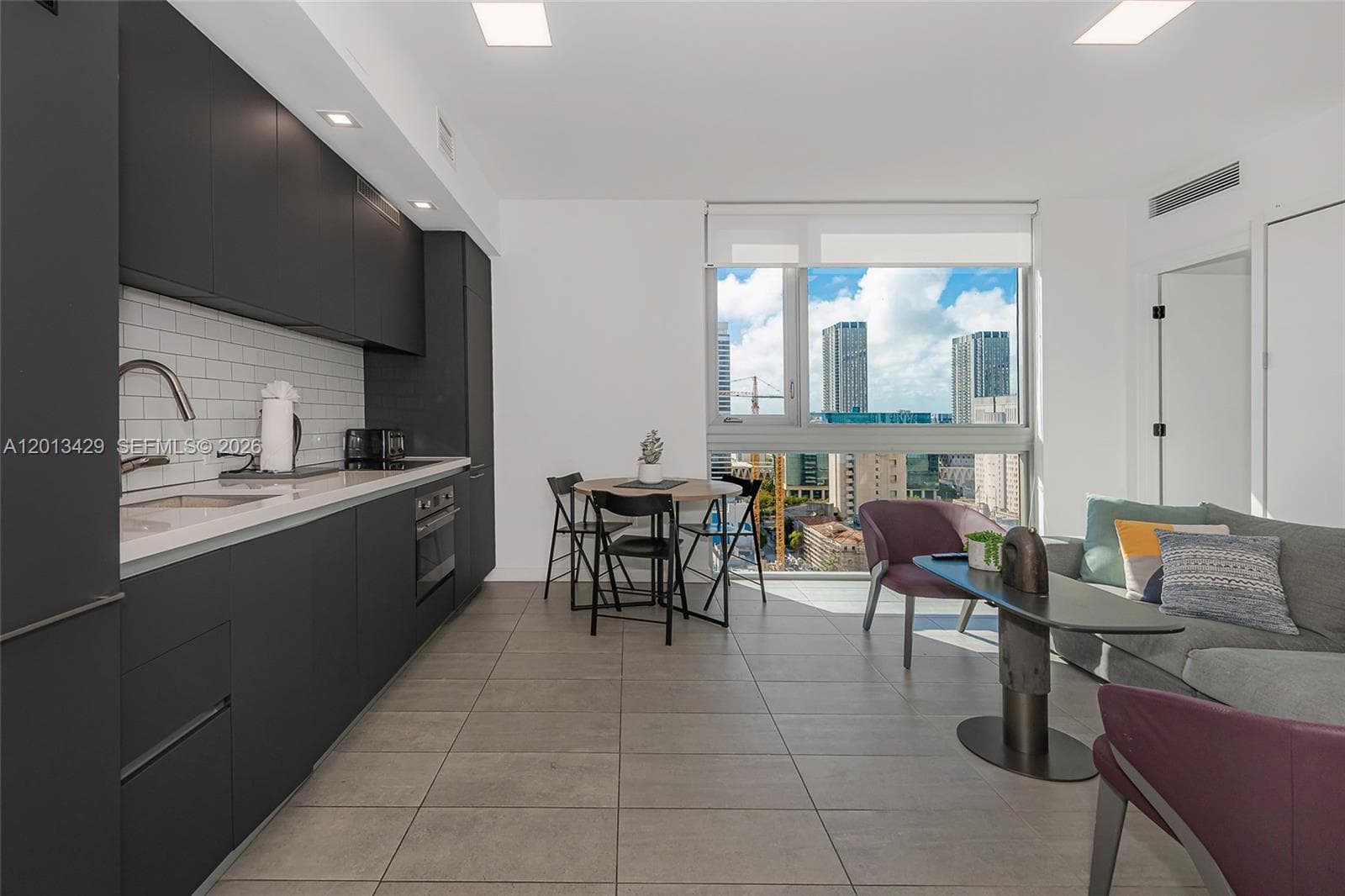 227 NE 2nd St # 2206, Miami FL 33132 — 36