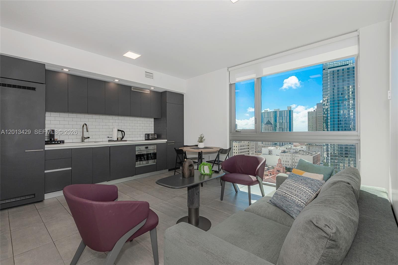 227 NE 2nd St # 2206, Miami FL 33132 — 24