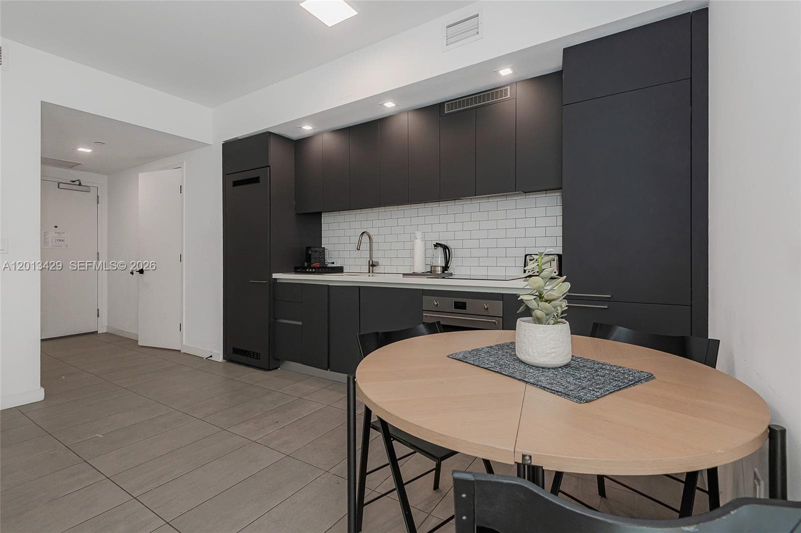 227 NE 2nd St # 2206, Miami FL 33132 — 30