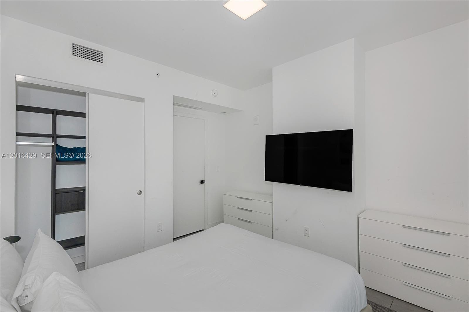 227 NE 2nd St # 2206, Miami FL 33132 — 14