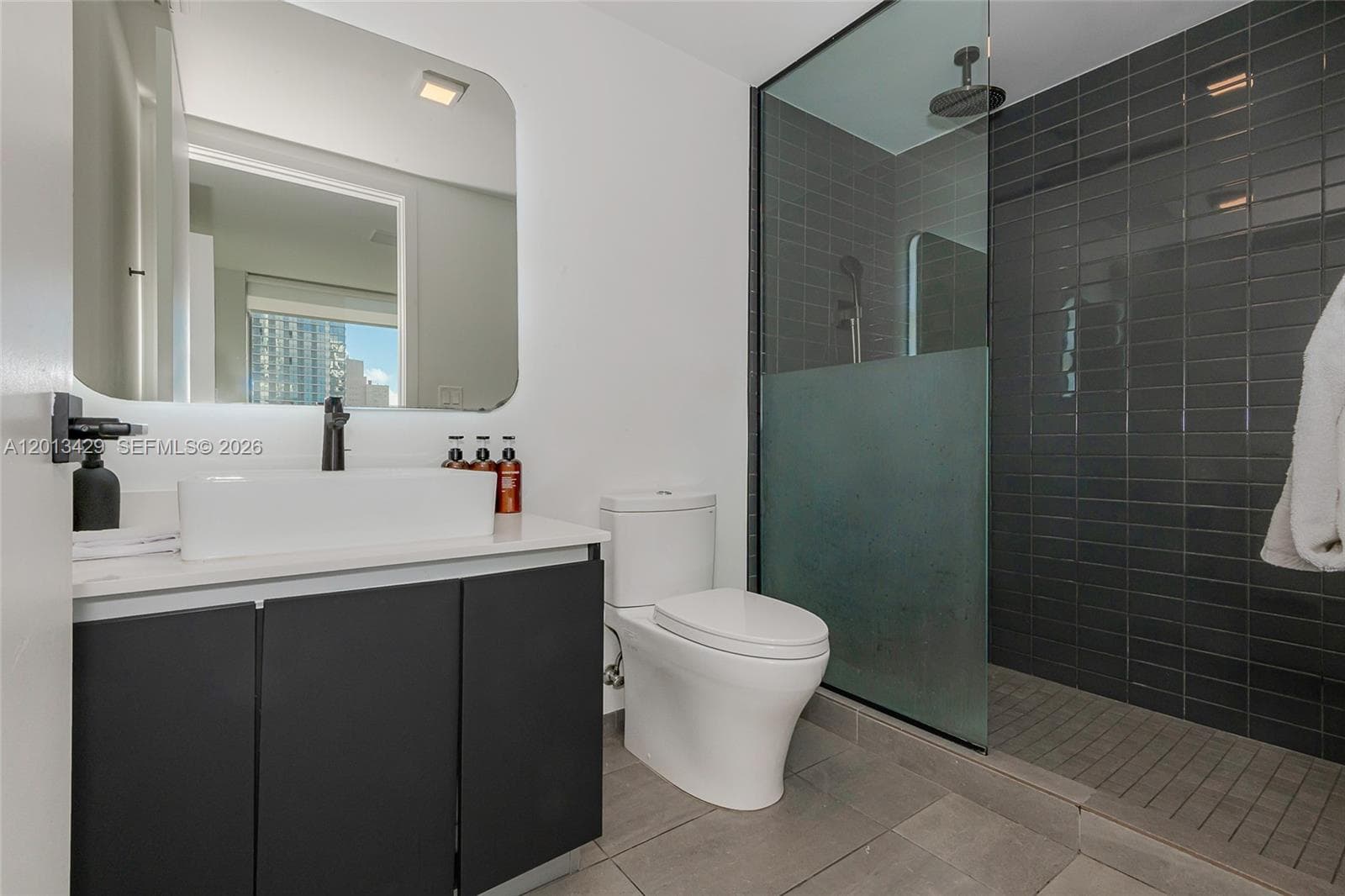 227 NE 2nd St # 2206, Miami FL 33132 — 15