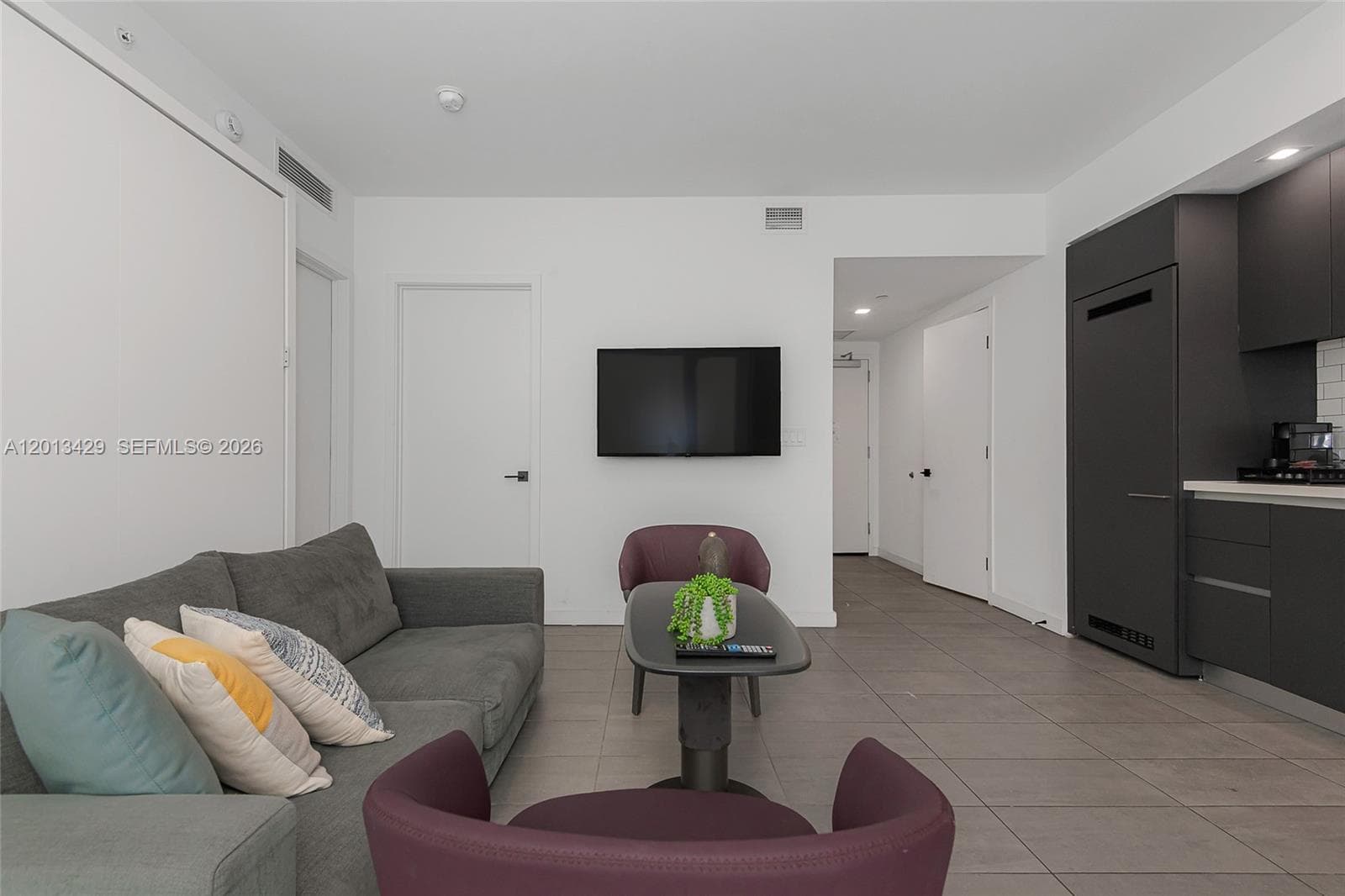 227 NE 2nd St # 2206, Miami FL 33132 — 29