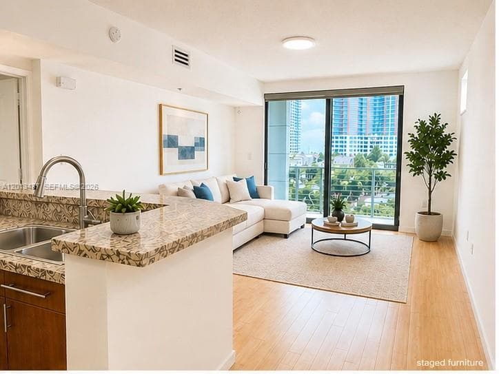 110 Washington Ave # 1710, Miami Beach FL 33139 — 1