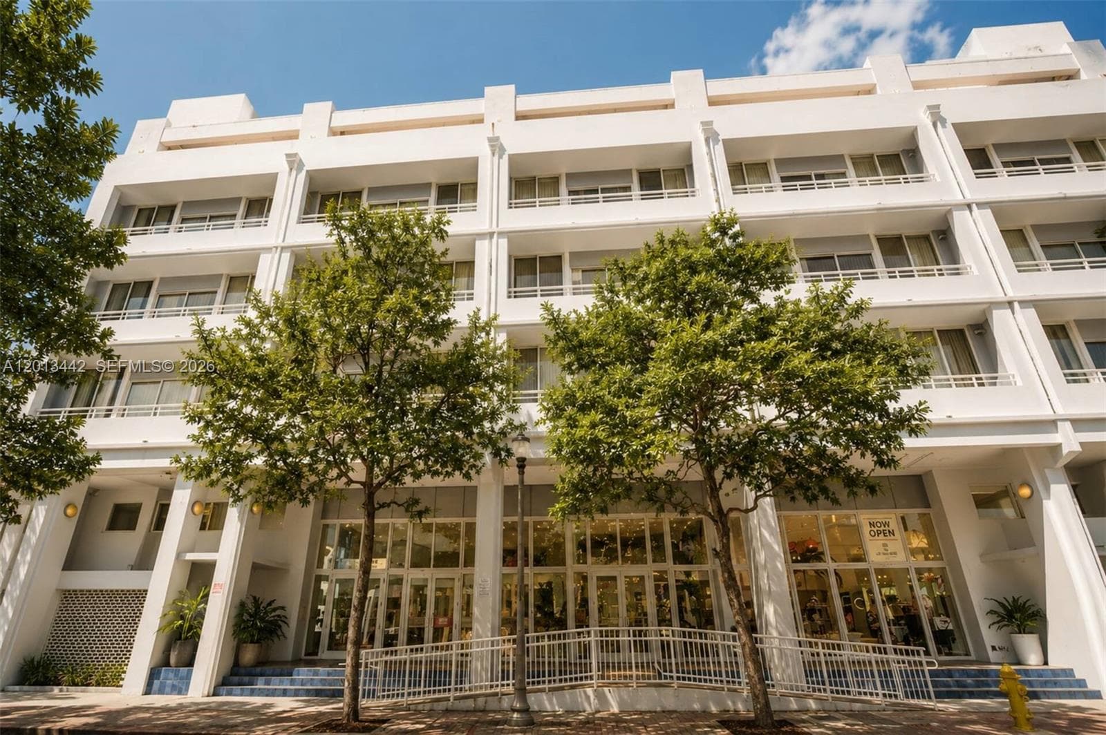 3250 Grand Ave # 307, Miami FL 33133 — 1