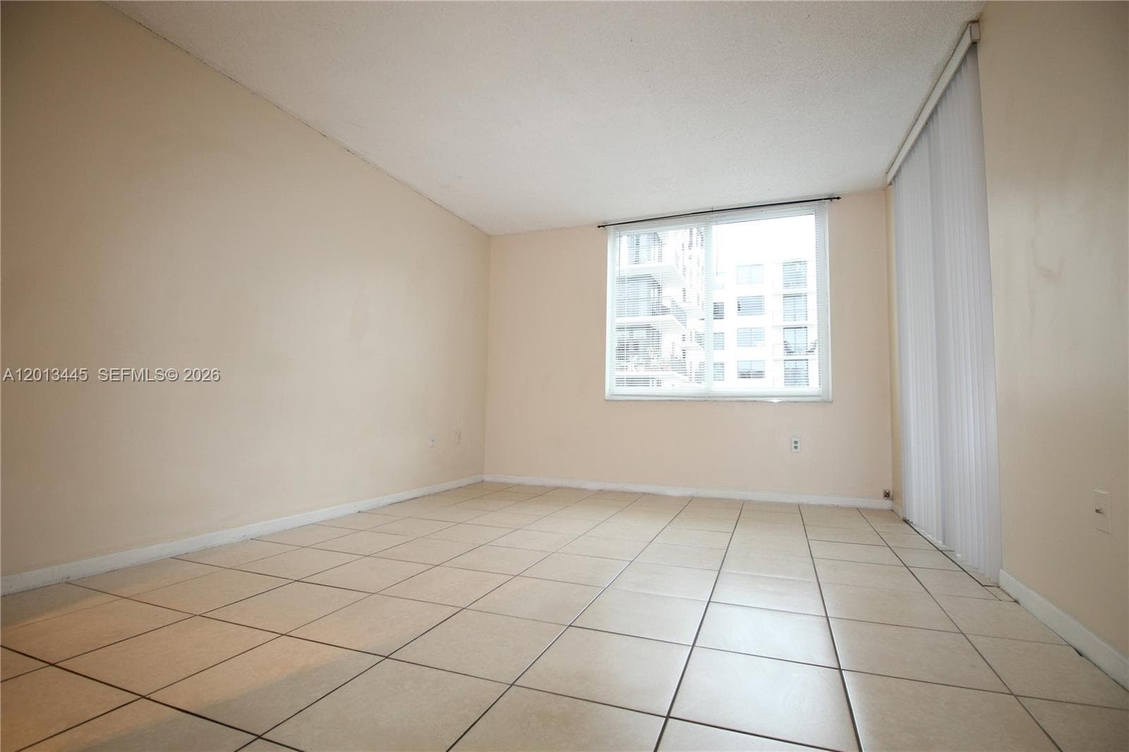 17890 W Dixie Hwy 519 Hwy # 519, North Miami Beach FL 33160 — 15