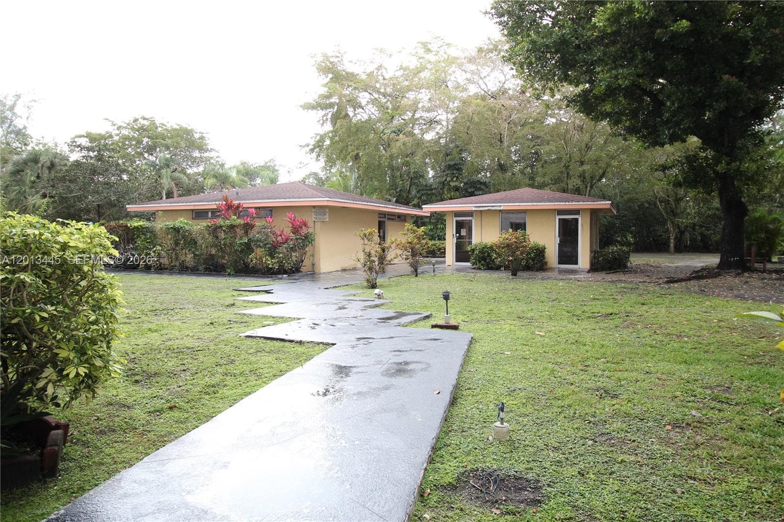 17890 W Dixie Hwy 519 Hwy # 519, North Miami Beach FL 33160 — 29