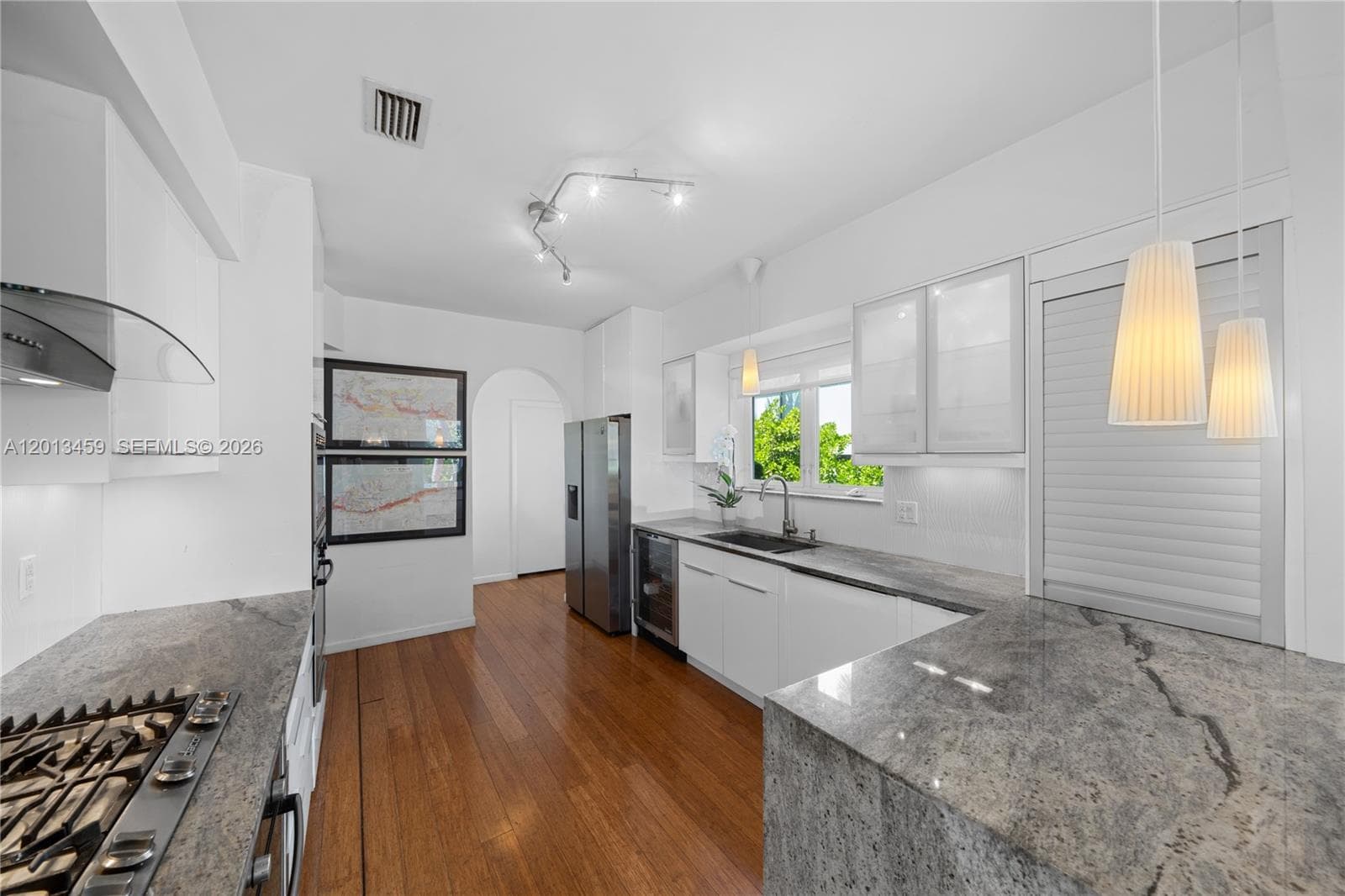 1281 S Venetian Way, Miami FL 33139 — 23