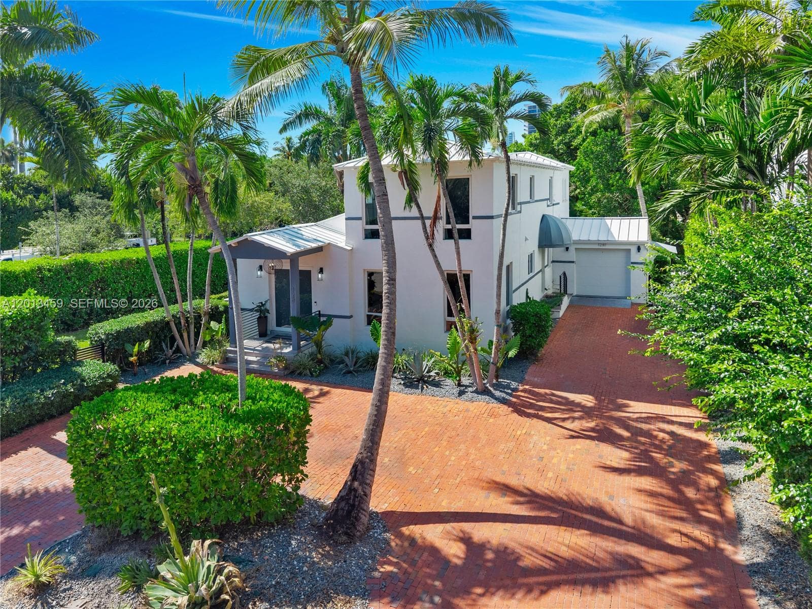 1281 S Venetian Way, Miami FL 33139 — 2