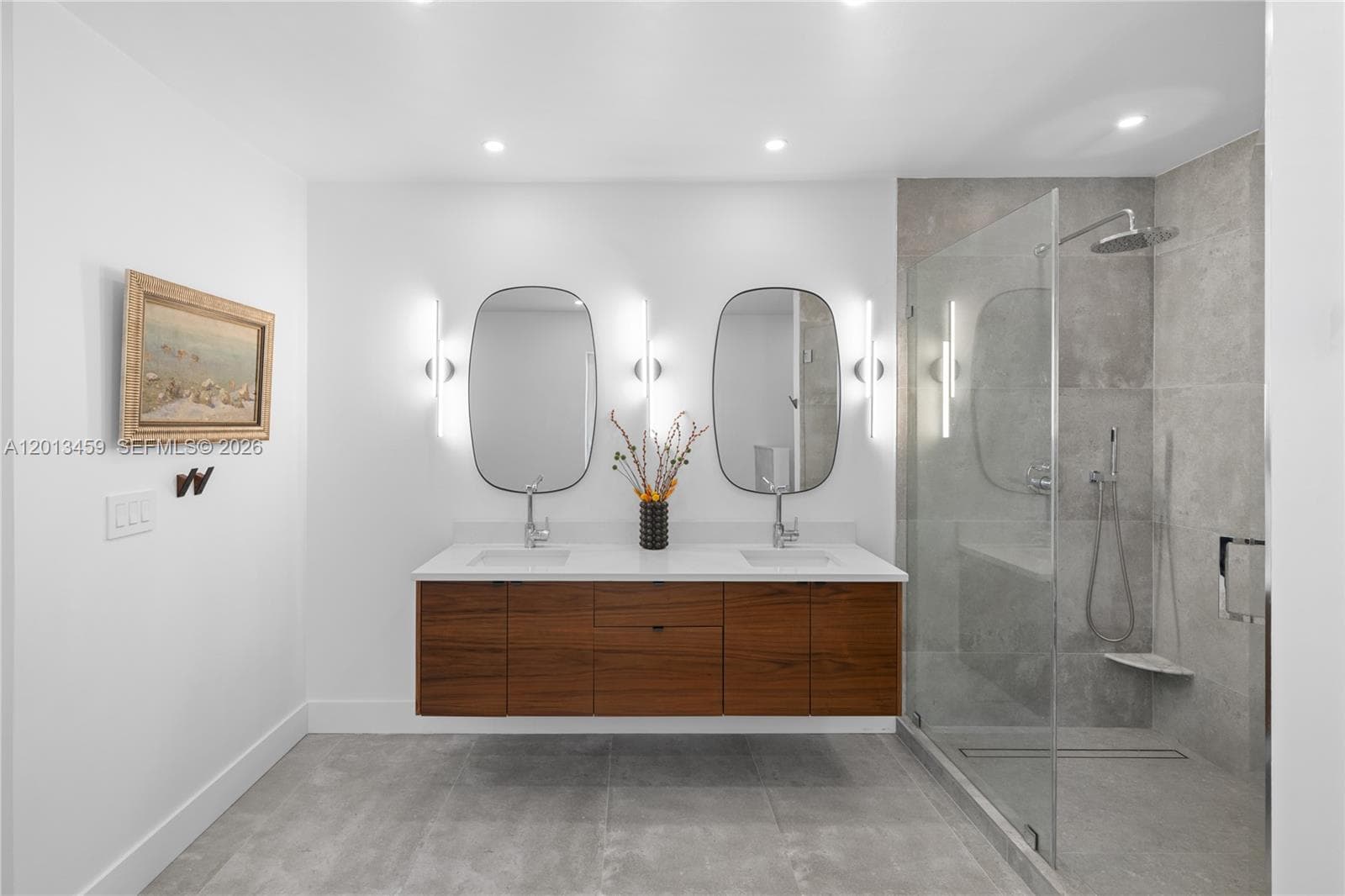 1281 S Venetian Way, Miami FL 33139 — 32