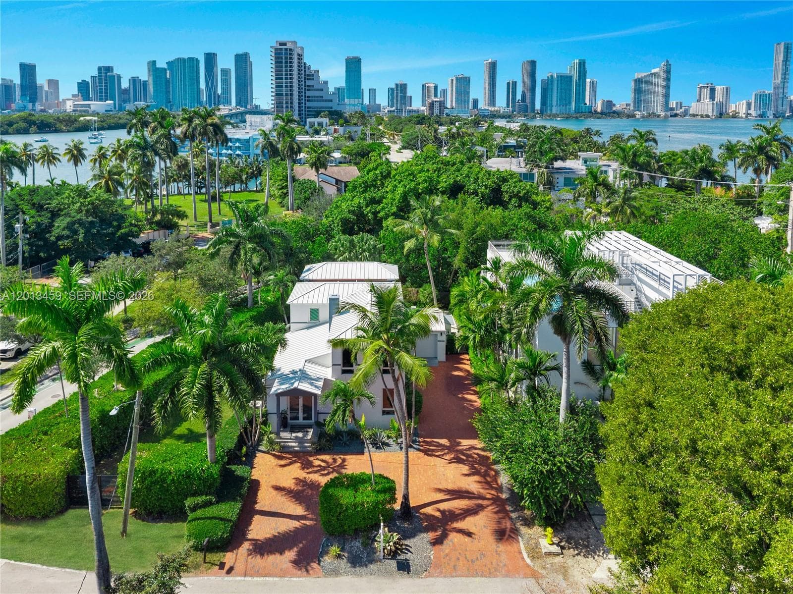 1281 S Venetian Way, Miami FL 33139 — 1