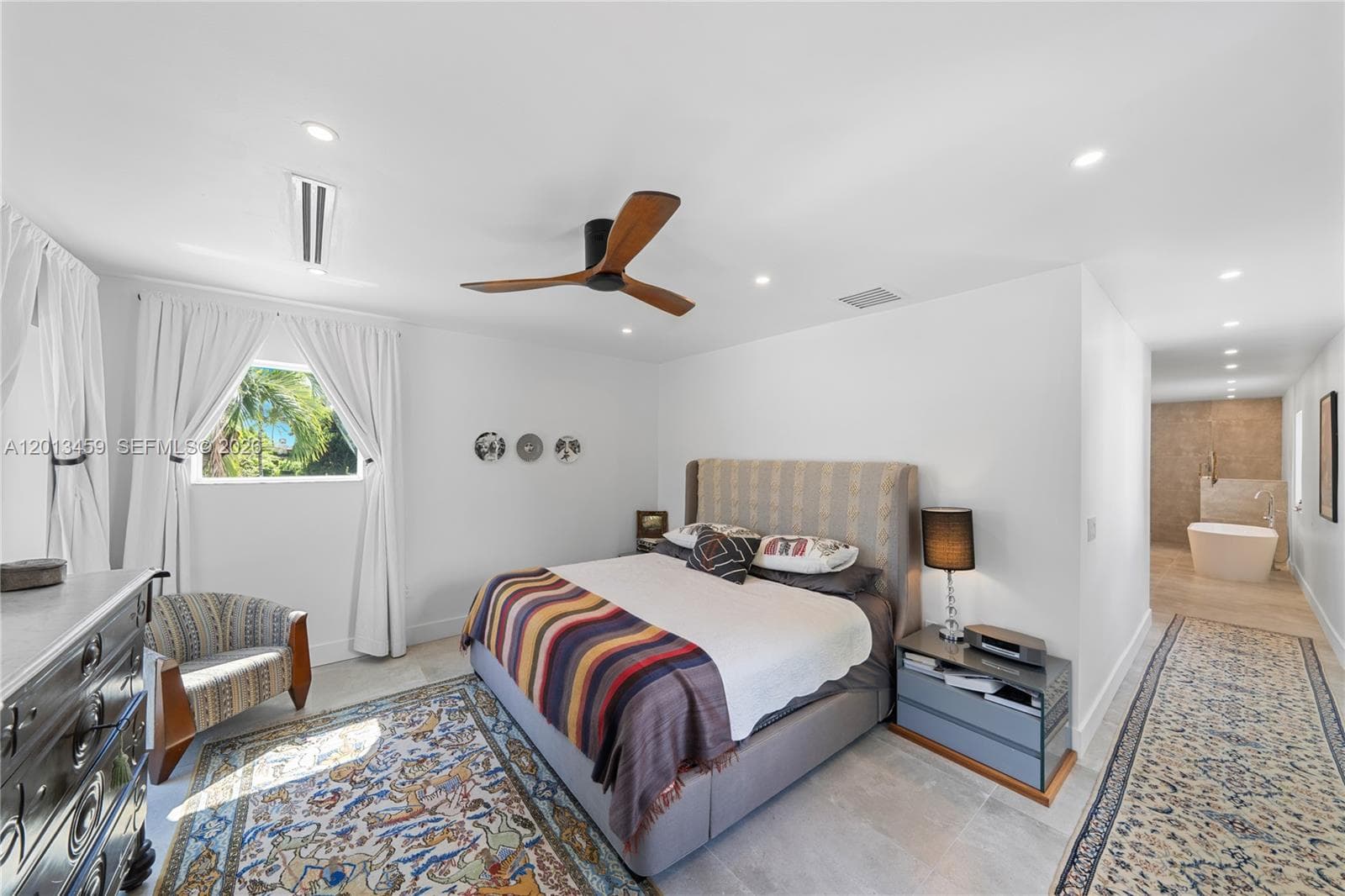 1281 S Venetian Way, Miami FL 33139 — 30