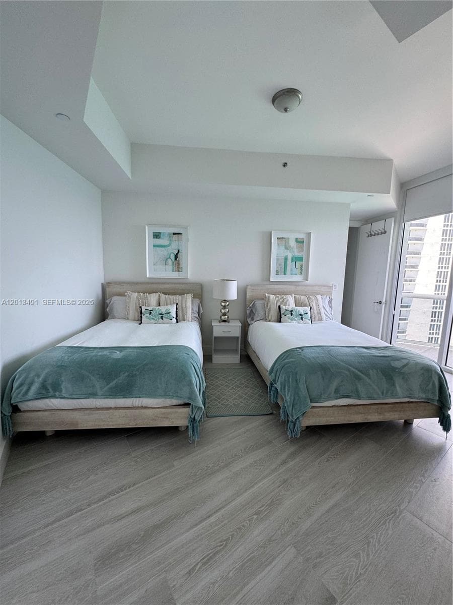 15811 Collins Ave # 2703, Sunny Isles Beach FL 33160 — 16