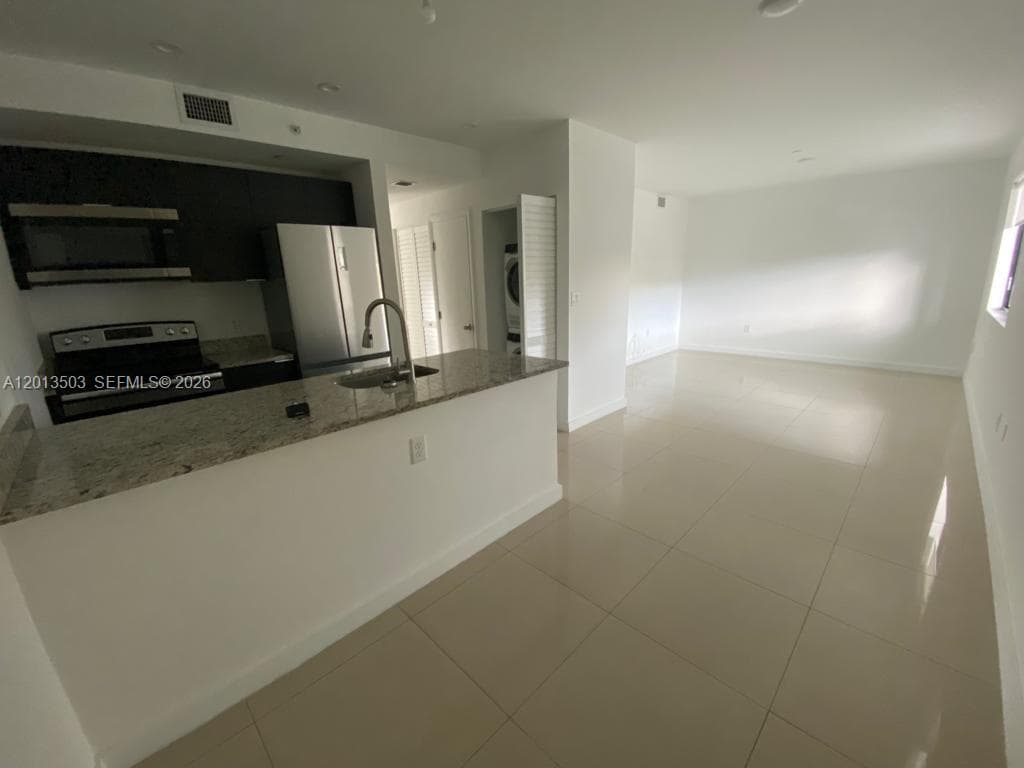 423 E 27th St # 102, Hialeah FL 33013 — 3