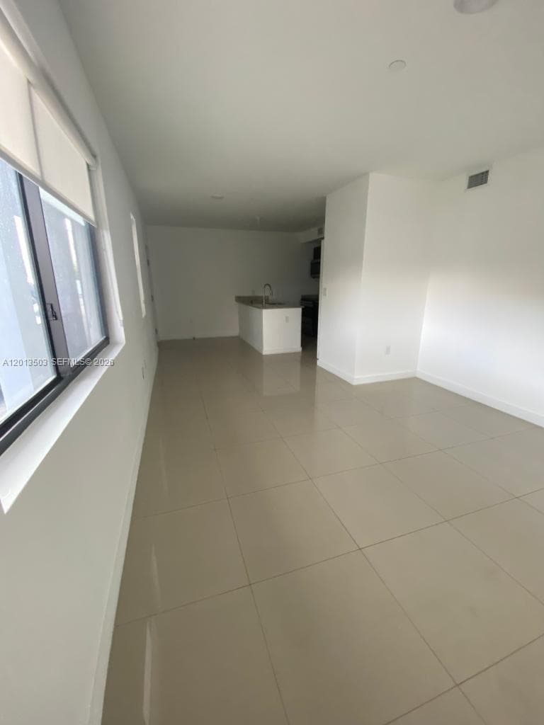 423 E 27th St # 102, Hialeah FL 33013 — 5