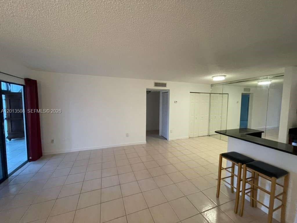 809 NE 199th St # 7, Miami FL 33179 — 2