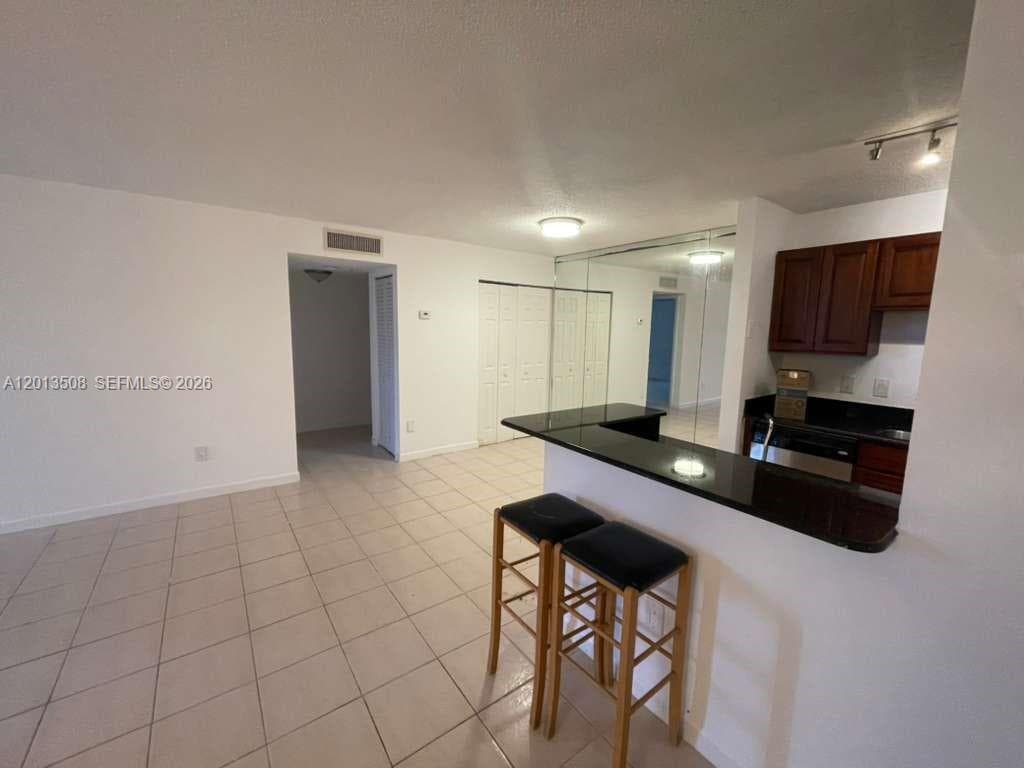 809 NE 199th St # 7, Miami FL 33179 — 7