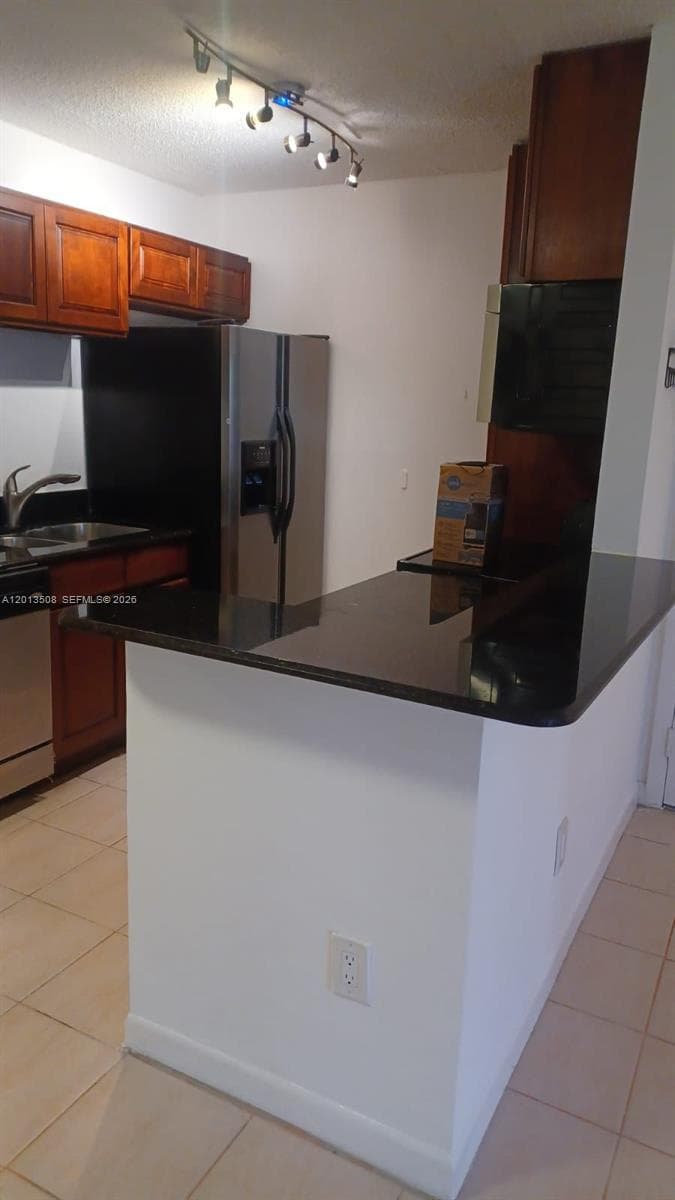 809 NE 199th St # 7, Miami FL 33179 — 3