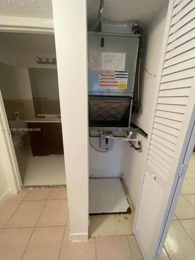 809 NE 199th St # 7, Miami FL 33179 — 10