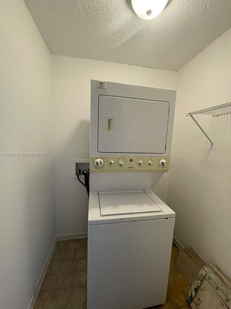 809 NE 199th St # 7, Miami FL 33179 — 8