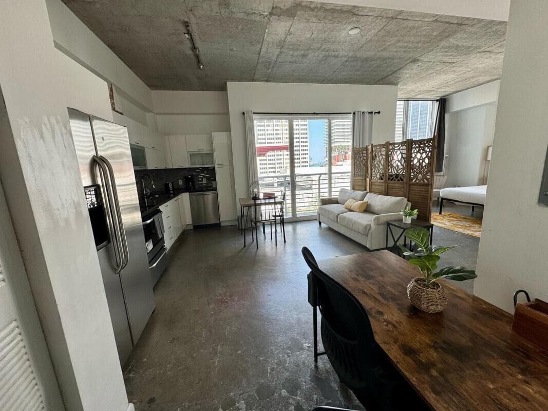 133 NE 2nd Avenue # 810, Miami FL 33132 — 18