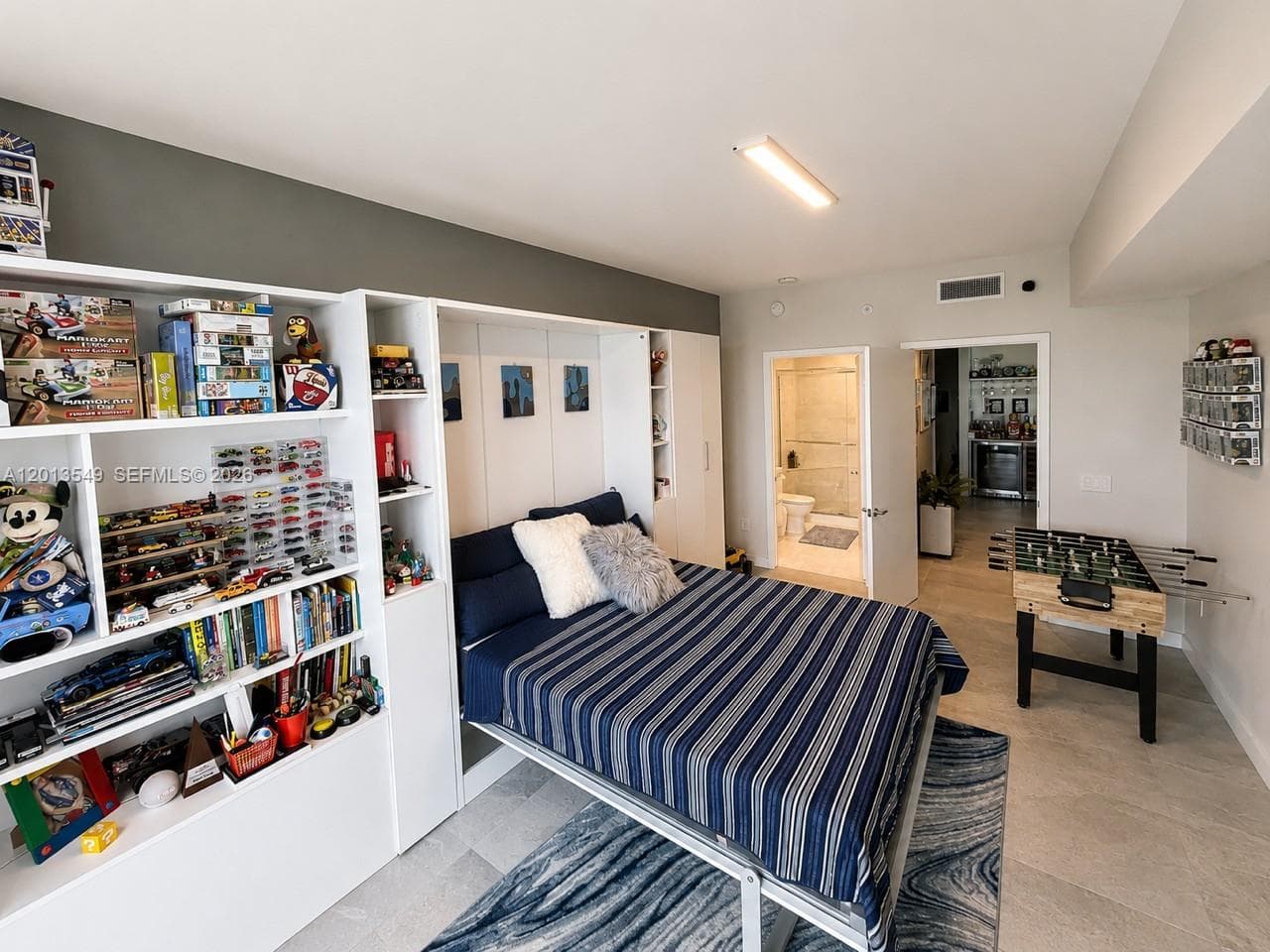 17111 Biscayne Blvd # 1610, North Miami Beach FL 33160 — 4