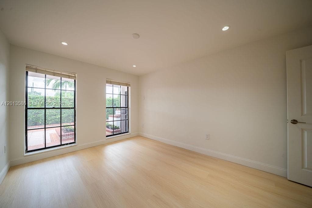 1550 S Greenway Dr, Coral Gables FL 33134 — 23
