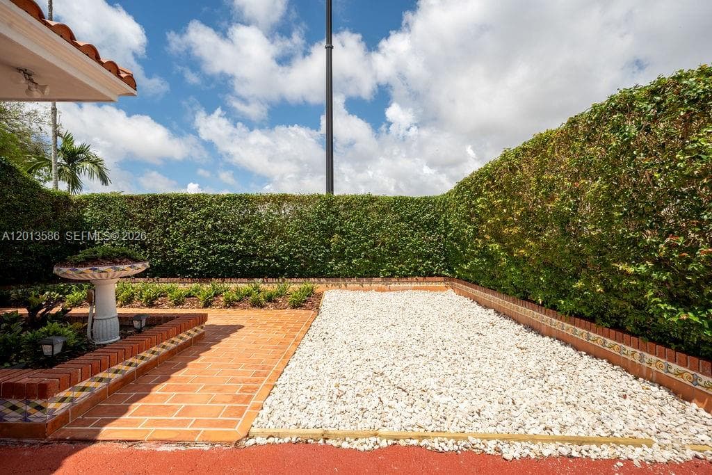 1550 S Greenway Dr, Coral Gables FL 33134 — 56