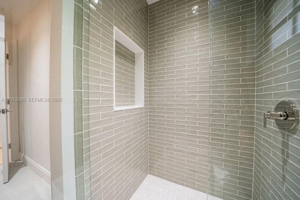 1550 S Greenway Dr, Coral Gables FL 33134 — 30