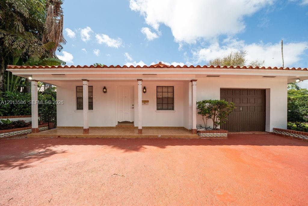 1550 S Greenway Dr, Coral Gables FL 33134 — 61