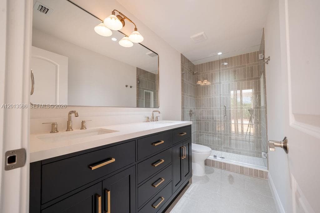 1550 S Greenway Dr, Coral Gables FL 33134 — 33