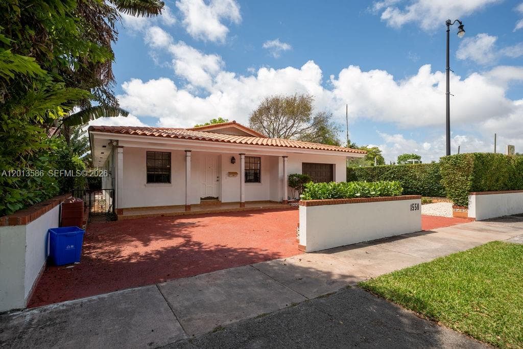 1550 S Greenway Dr, Coral Gables FL 33134 — 64