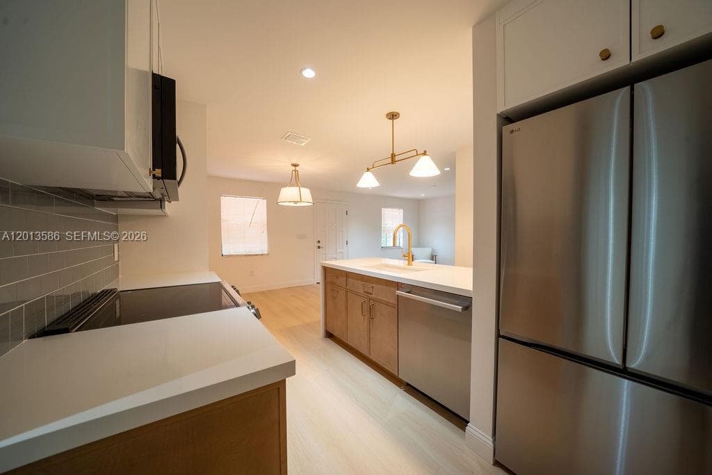 1550 S Greenway Dr, Coral Gables FL 33134 — 8
