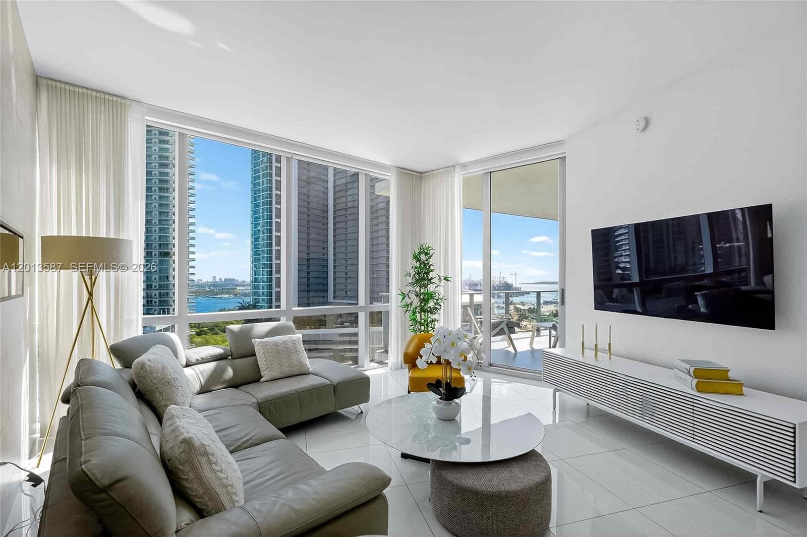 851 NE 1st Ave # 1603, Miami FL 33132 — 27
