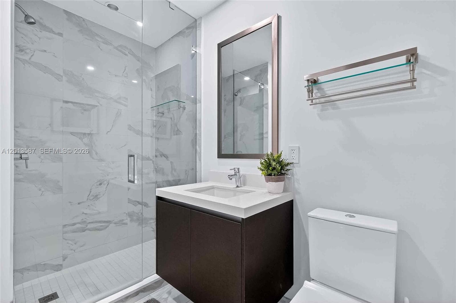 851 NE 1st Ave # 1603, Miami FL 33132 — 17