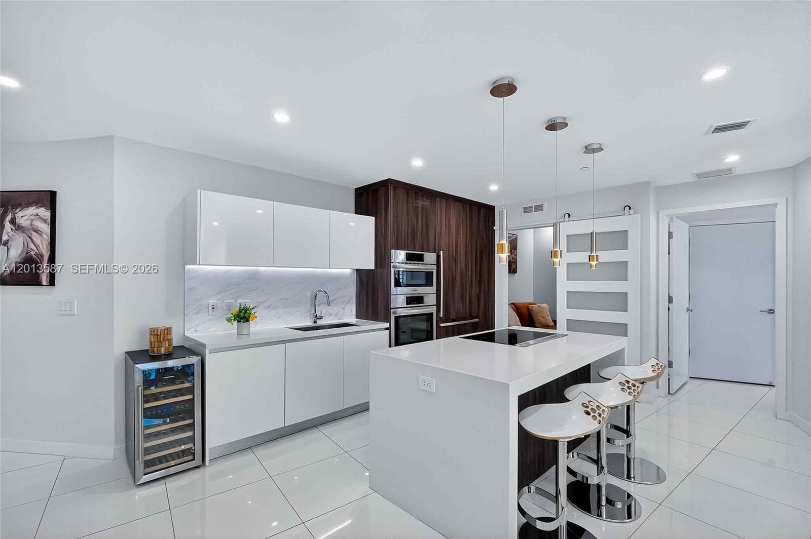 851 NE 1st Ave # 1603, Miami FL 33132 — 12