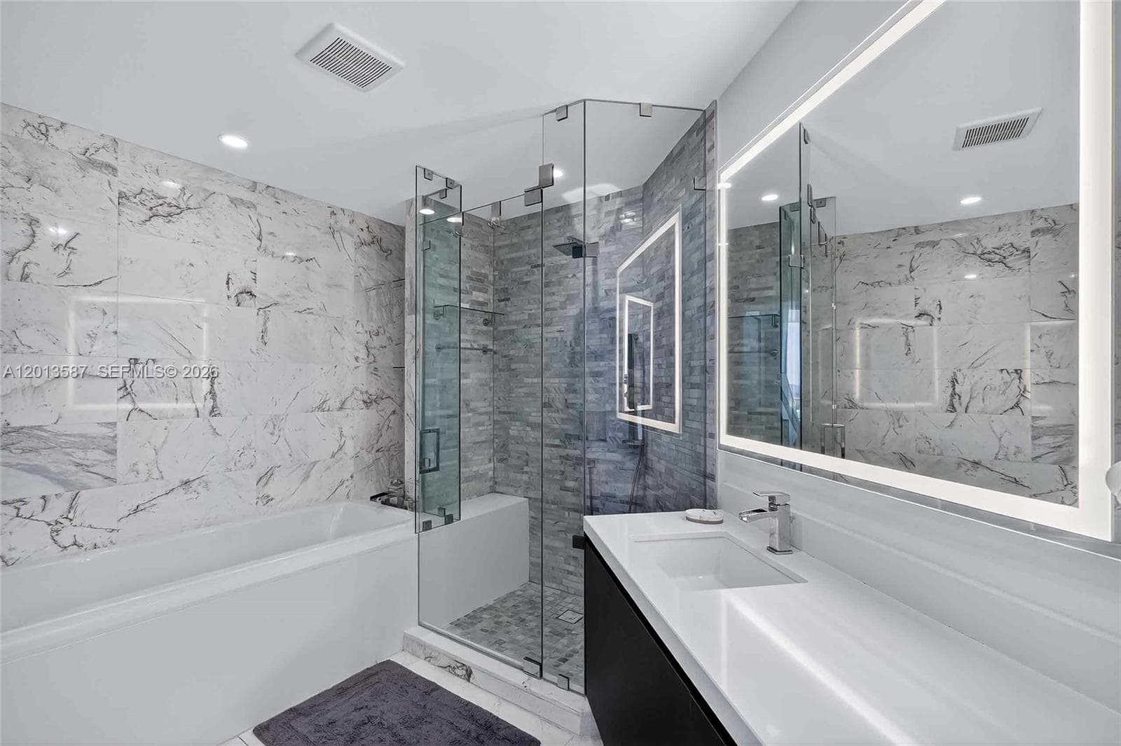 851 NE 1st Ave # 1603, Miami FL 33132 — 36