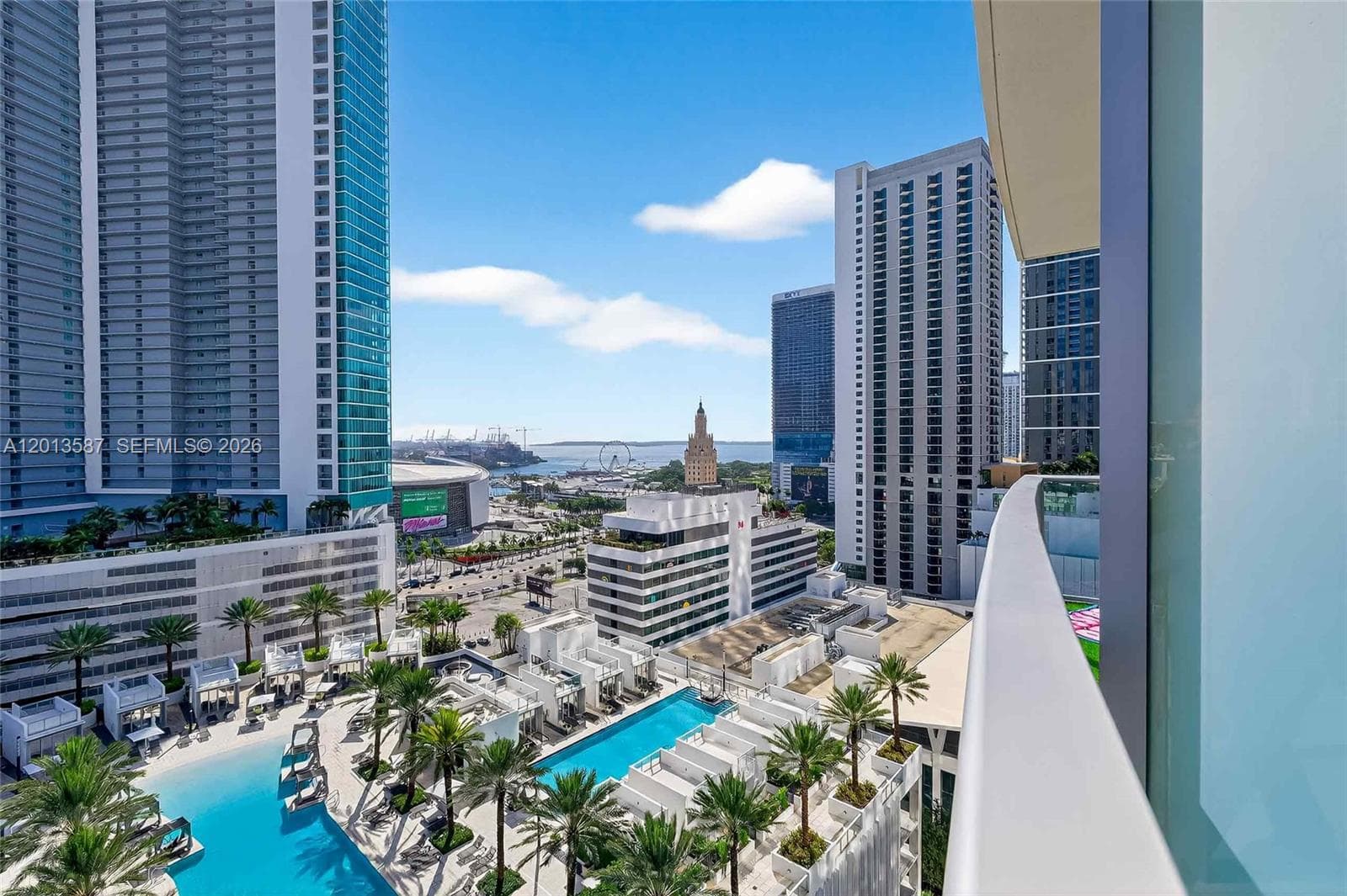 851 NE 1st Ave # 1603, Miami FL 33132 — 32