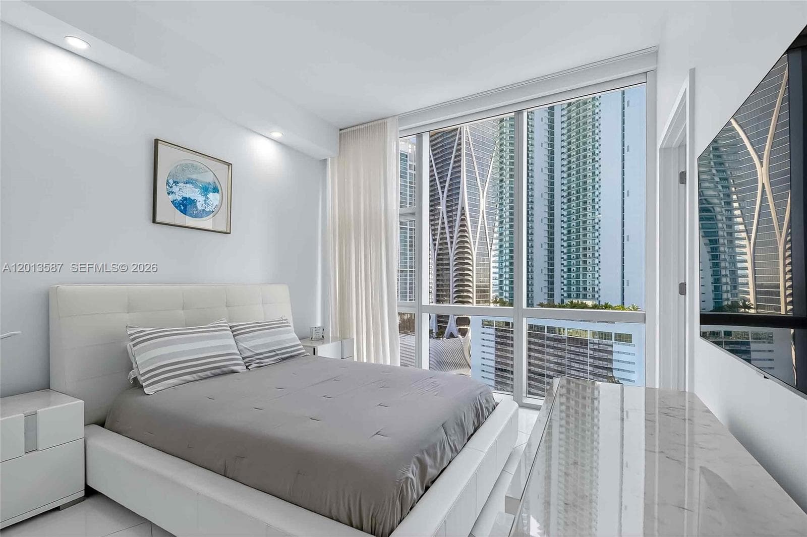 851 NE 1st Ave # 1603, Miami FL 33132 — 10