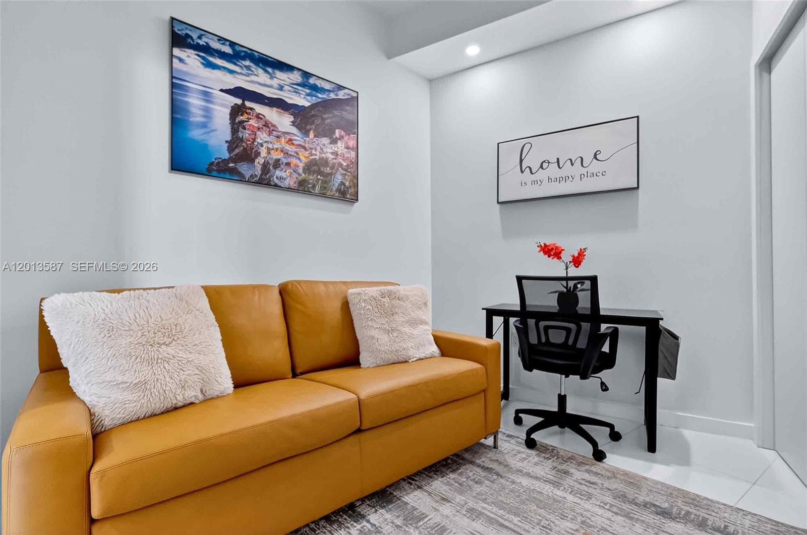 851 NE 1st Ave # 1603, Miami FL 33132 — 33