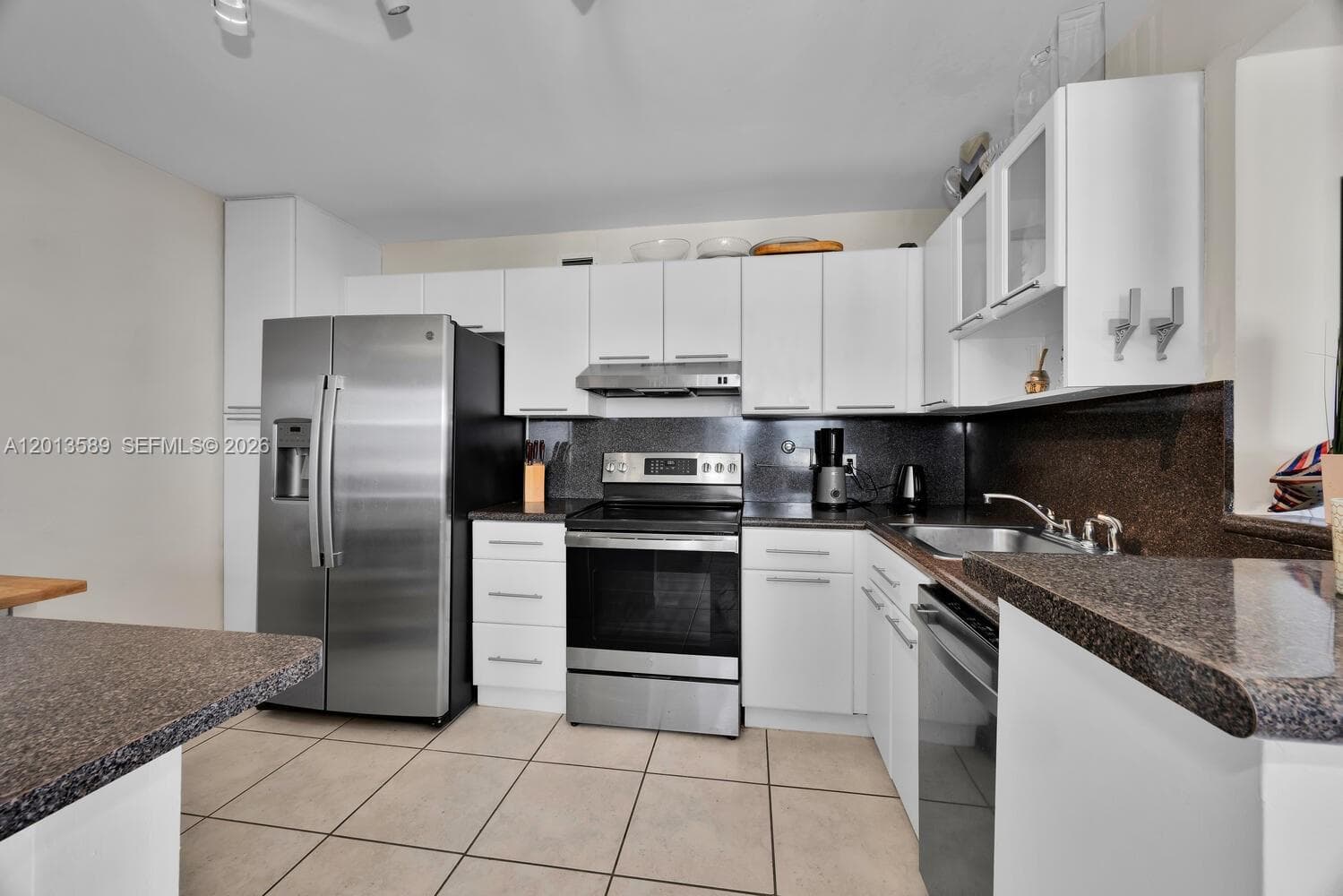 2016 Bay Dr # 604, Miami Beach FL 33141 — 11