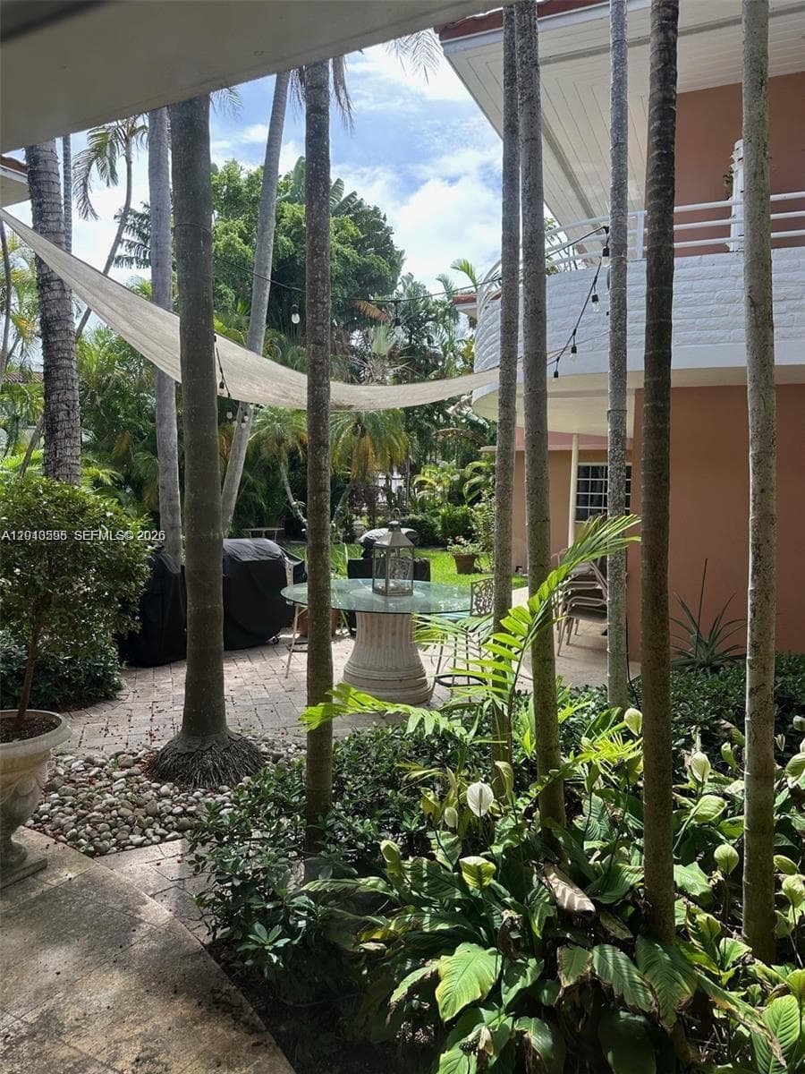 Villas Of Park Drive Cond, Bal Harbour, FL — 13