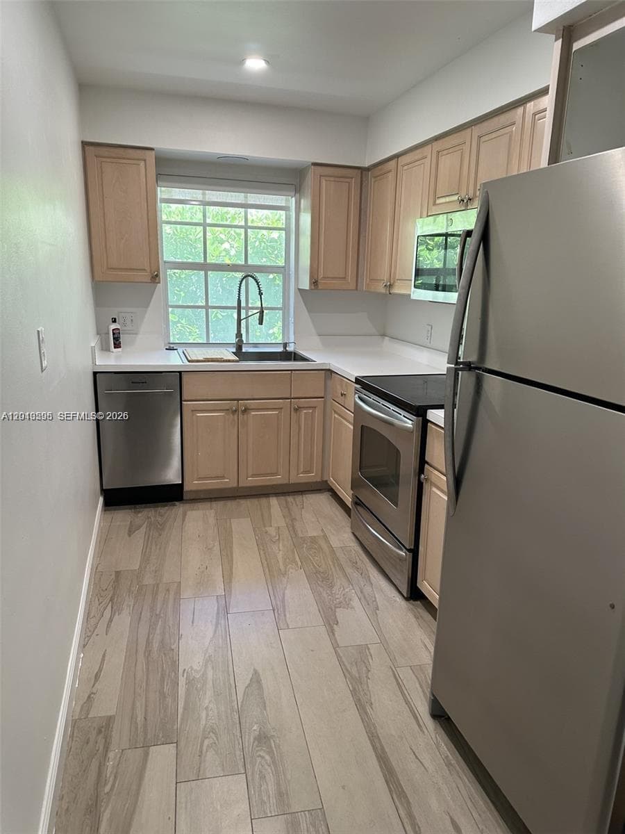 Villas Of Park Drive Cond, Bal Harbour, FL — 9