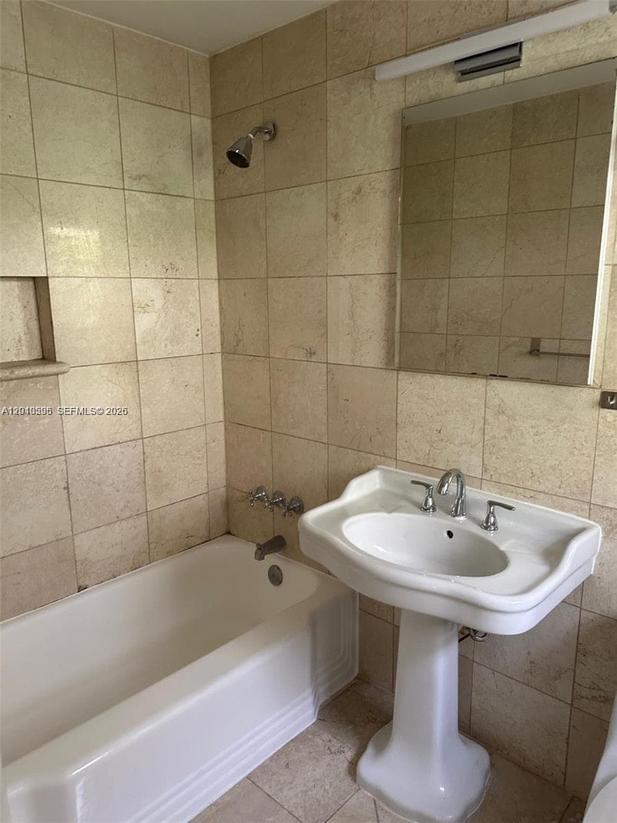 Villas Of Park Drive Cond, Bal Harbour, FL — 10