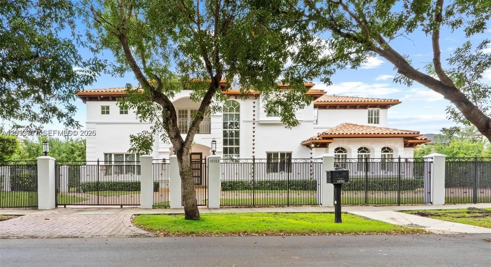 16763 NW 77th Path, Miami Lakes FL 33016 — 35
