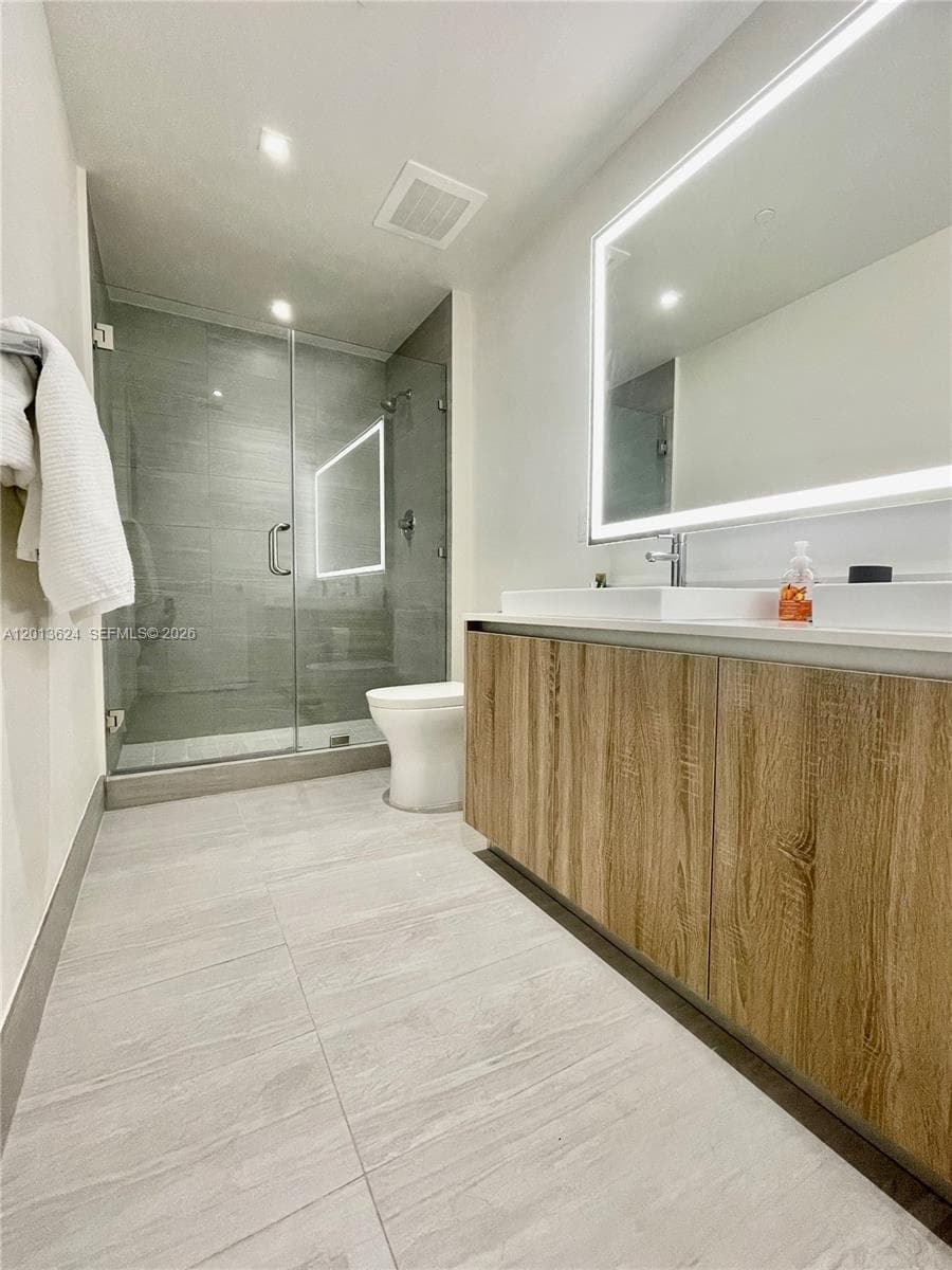 2960 NE 207th # 707, Aventura FL 33180 — 6
