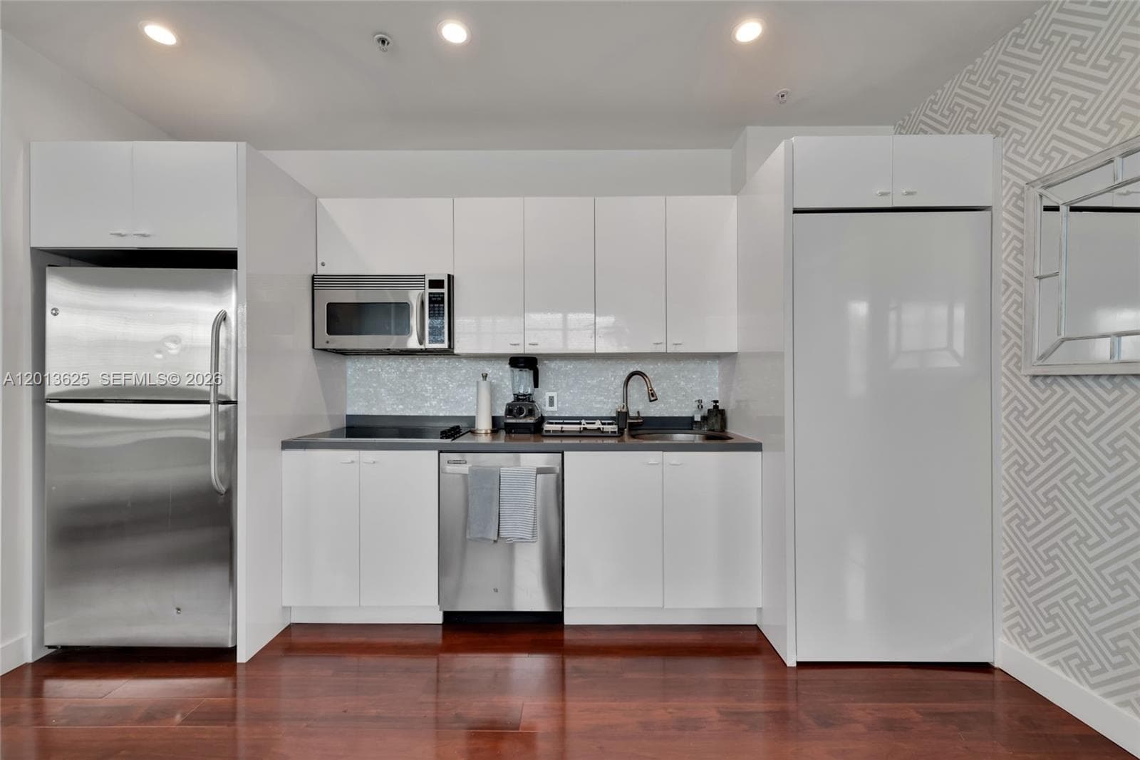 935 Euclid Ave # 7, Miami Beach FL 33139 — 12