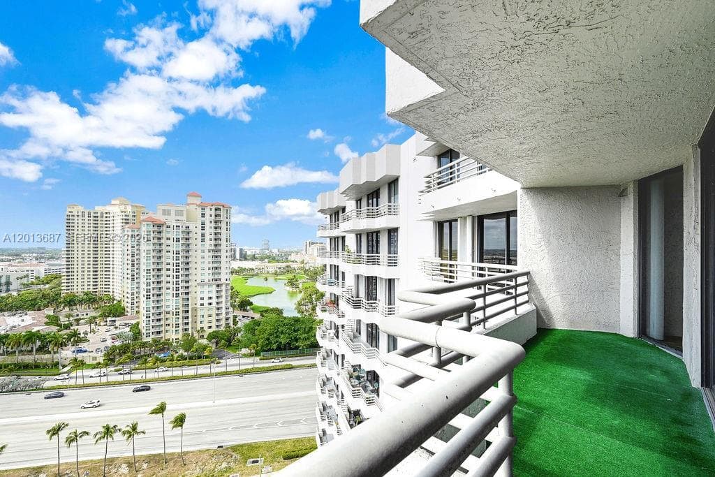 3300 NE 191st St, Aventura FL 33180 — 33