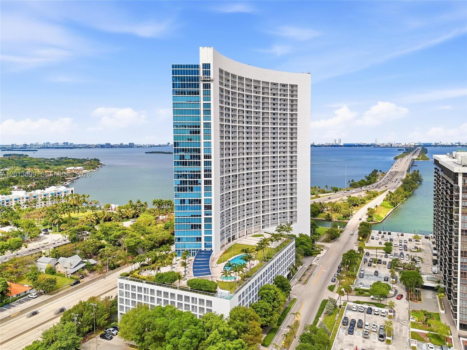 601 NE 36th St # 2707, Miami FL 33137 — 27
